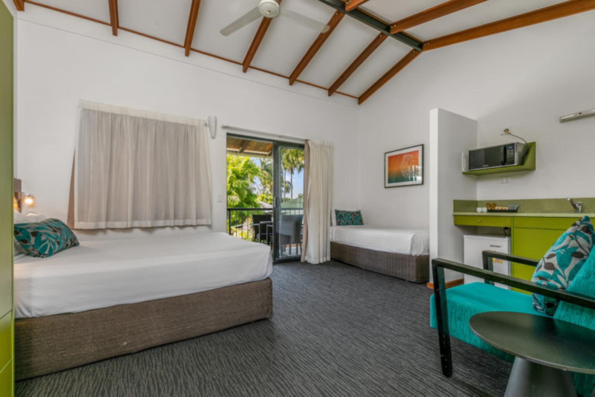 Palms City Resort Darwin Extérieur photo