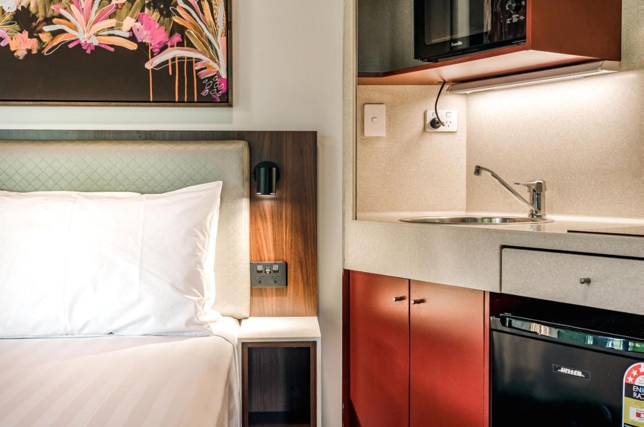 Palms City Resort Darwin Extérieur photo