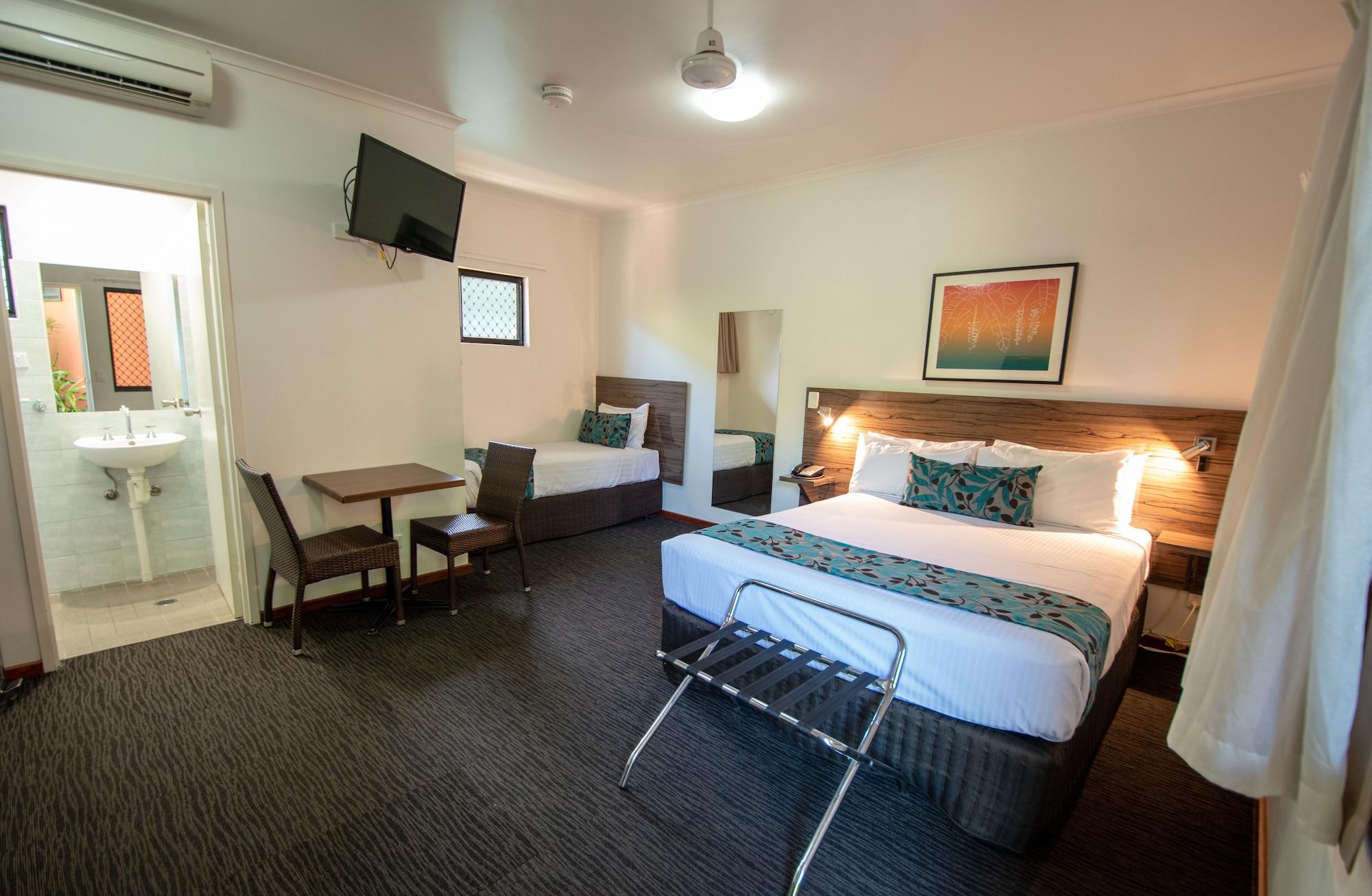 Palms City Resort Darwin Extérieur photo
